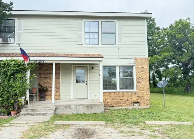 Property at 107 E Moerbe Unit B, Thorndale, TX, 76577, 3 beds, 2 baths, [object Object]
