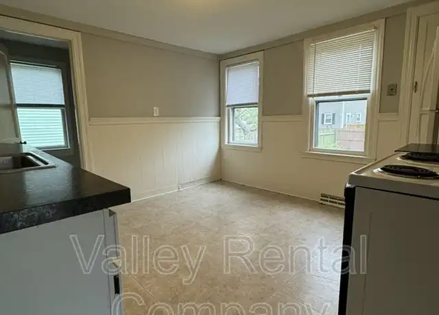Property at 33 High St Unit 1, Agawam, MA, 01001, 2 beds, 1 bath, [object Object]