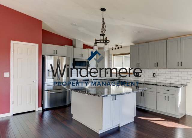 Photo of 982 Shawn Ave, Oak Harbor, WA 98277