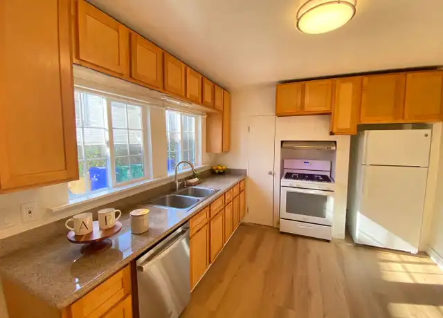 Property at 3504 Magnolia St Unit 3504, Oakland, CA, 94608, 4 beds, 2 baths, [object Object]