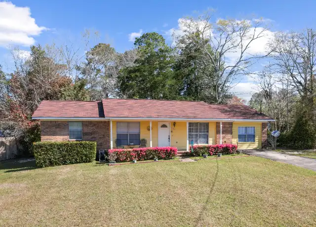 Property at 202 Peartree Cir, Dothan, AL, 36301, 3 beds, 1.5 baths, [object Object]