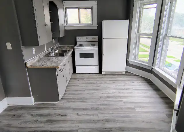 Property at 310 Main St S Unit 2, Austin, MN, 55912, 1 bed, 1 bath, [object Object]