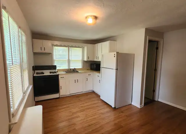 Property at 2079 Albany Post Rd Unit Main House Rear, Montrose, NY, 10548, 2 beds, 1 bath, [object Object]