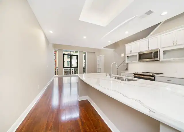 Property at 108 S Kalamazoo Mall Unit 205, Kalamazoo, MI, 49007, 2 beds, 2 baths, [object Object]