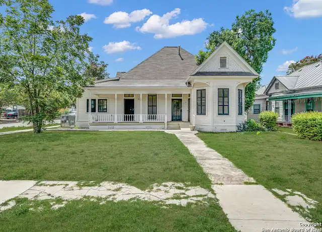 Property at 530 E Carson St, San Antonio, TX, 78208, 4 beds, 4 baths, [object Object]