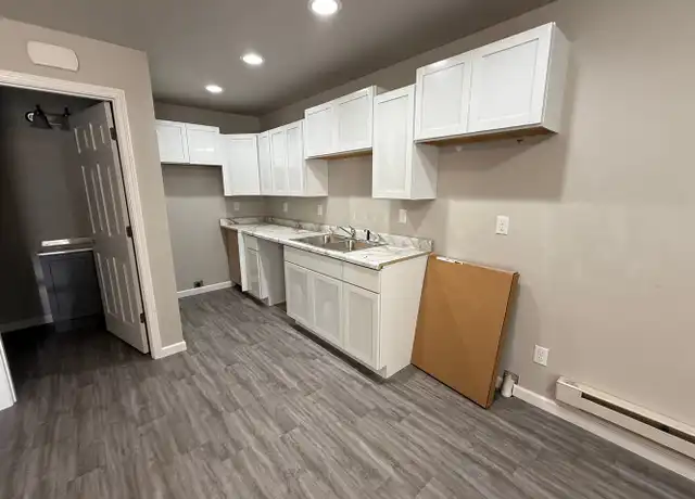 Property at 324 4th St NE Unit 3, Watertown, SD, 57201, 2 beds, 1 bath, [object Object]