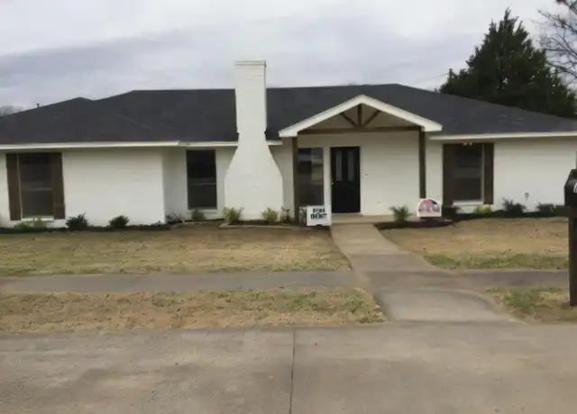 Property at 1832 Woodbridge Dr, Sulphur Springs, TX, 75482, 3 beds, 2 baths, [object Object]