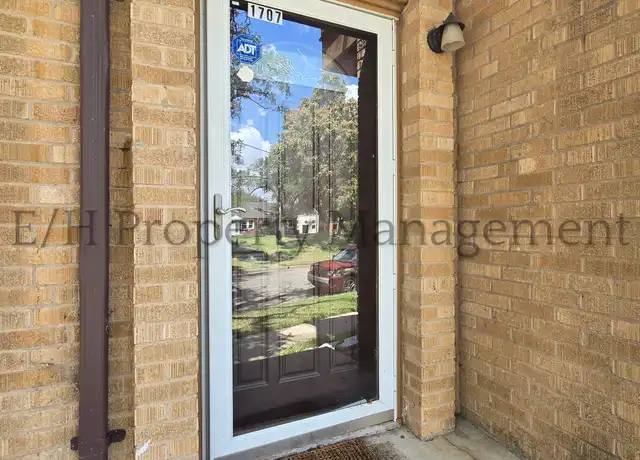 Property at 1707 E Lewis Cir Unit 1, Wichita, KS, 67211, 1 bed, 1 bath, [object Object]