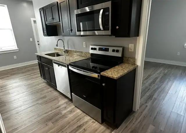Property at 4632 Centre Ave Unit 4, Pittsburgh, PA, 15213, 1 bed, 1 bath, [object Object]