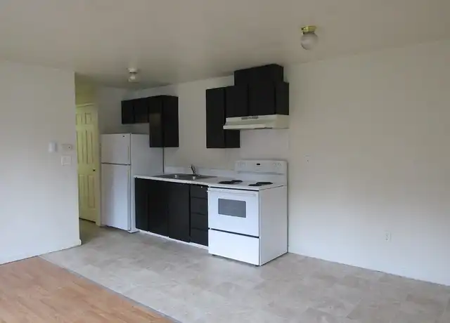 Property at Lakewood Estates Apts - 5607 Boston Ave SW, Lakewood, WA, 98499, 1-2 bed, 1 bath, [object Object]