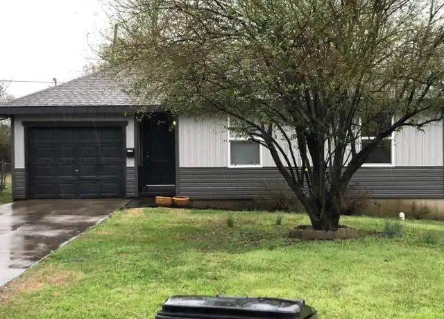 Property at 2726 W Lincoln St, Springfield, MO, 65802, 3 beds, 2 baths, [object Object]
