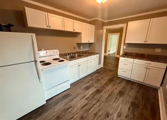 Property at 214 Maple St, Wausau, WI, 54401, 2 beds, 1 bath, [object Object]