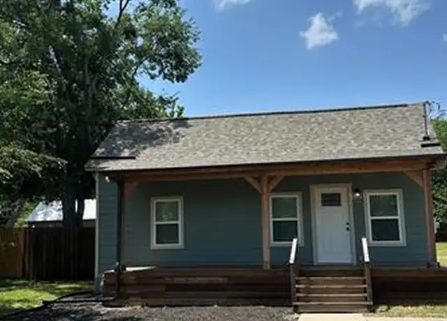Property at 246 E Marshall St, Van Alstyne, TX, 75495, 2 beds, 1 bath, [object Object]