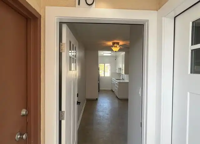 Property at 3945 W 8th St Unit 10, Los Angeles, CA, 90005, 1 bed, 1 bath, [object Object]