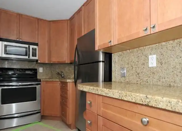 Property at Wilton Pointe Apartments - 2625 N Andrews Ave, Wilton Manors, FL, 33311, 3 beds, 2 baths, [object Object]