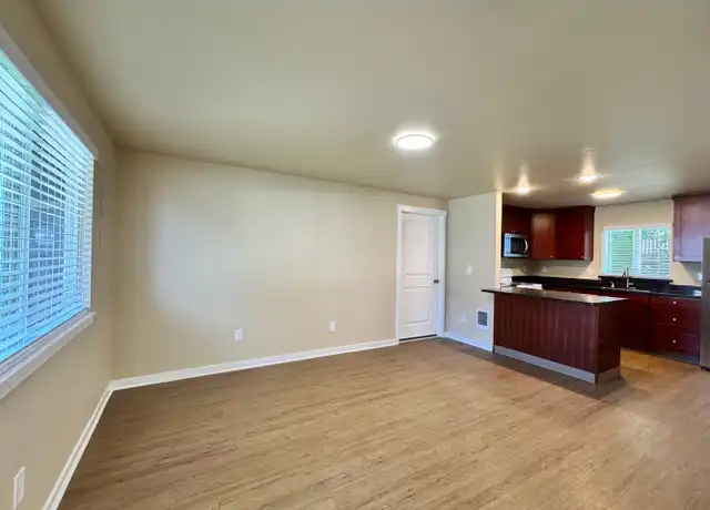 Property at 28804 28th Pl S Unit 28804, Federal Way, WA, 98003, 4 beds, 2 baths, [object Object]