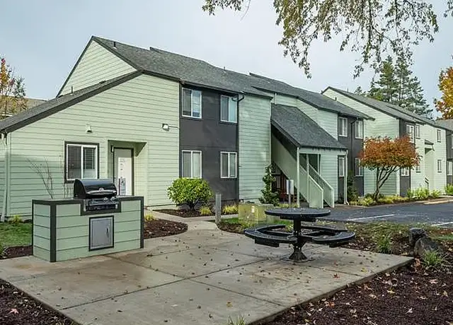 Photo of 10285 SW Denney Rd, Beaverton, OR 97008