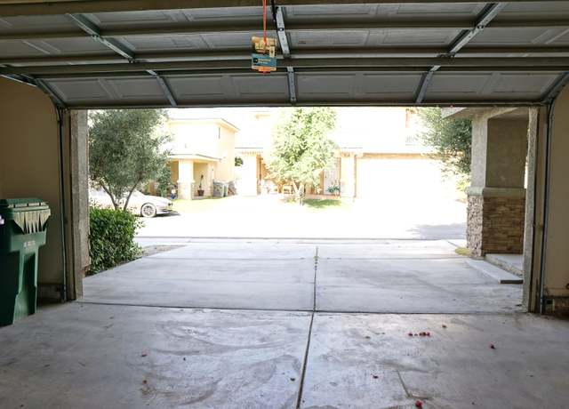 Photo of 33130 Campus Ln, Cathedral City, CA 92234