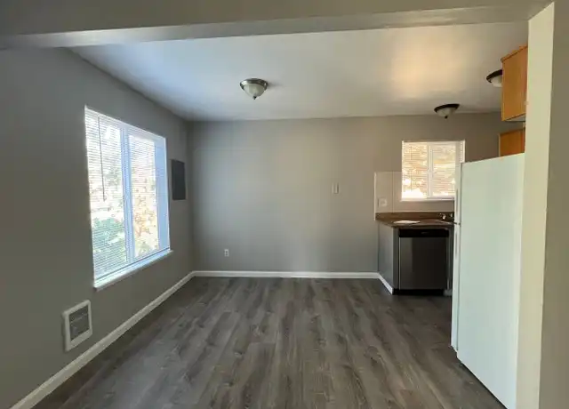 Property at 13801 SE Stark St Unit 13861, Portland, OR, 97233, 3 beds, 1 bath, [object Object]