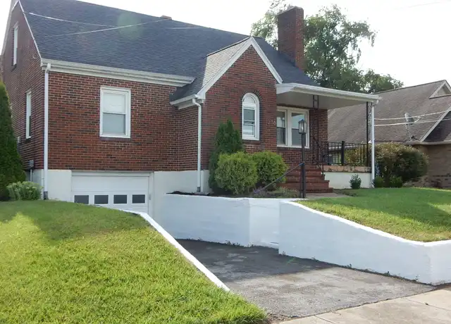 Property at 216 N Bruffey St, Salem, VA, 24153, 3 beds, 1.5 baths, [object Object]