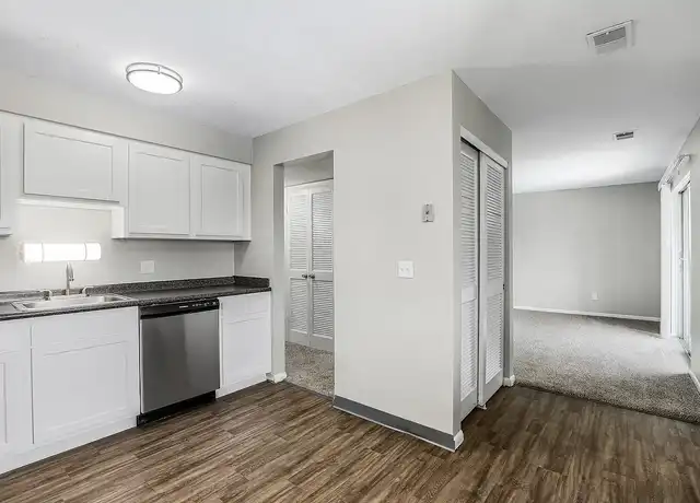 Property at Thurber Gate - 684 Thurber Dr W, Columbus, OH, 43215, 2 beds, 1 bath, [object Object]