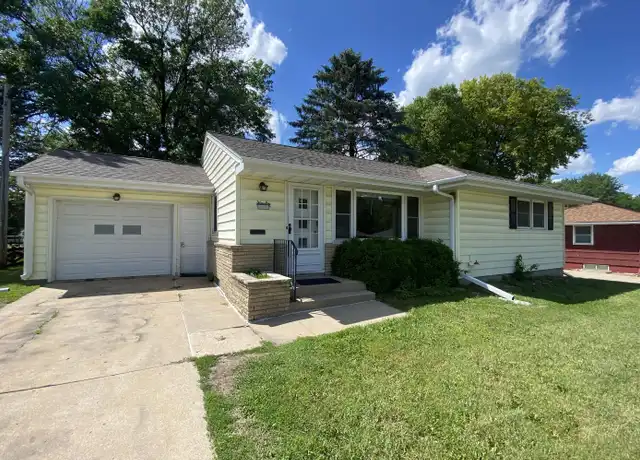 Property at 2215 15th Ave NW, Rochester, MN, 55901, 3 beds, 1.5 baths, [object Object]