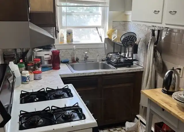 Property at 69 Cherry St Unit 3, Waltham, MA, 02453, 2 beds, 1 bath, [object Object]