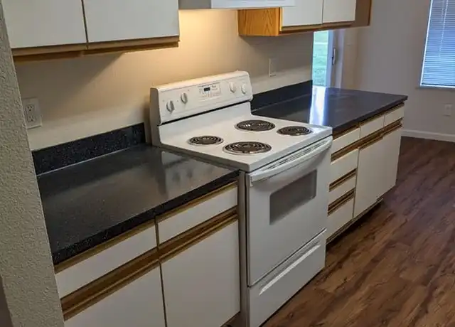 Property at 1765 SW Tamarack St Unit 04, McMinnville, OR, 97128, 2 beds, 1 bath, [object Object]