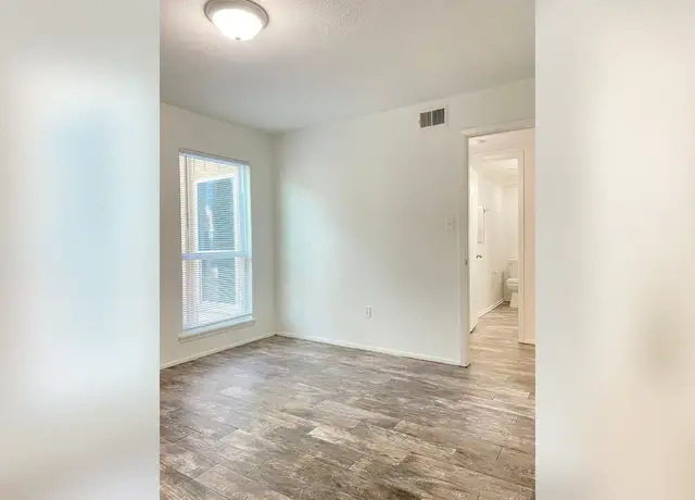 Photo of 407 Gladstell St, Conroe, TX 77301