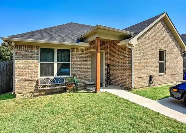 Property at 409 E Maple Row, Denison, TX, 75021, 3 beds, 2 baths, [object Object]
