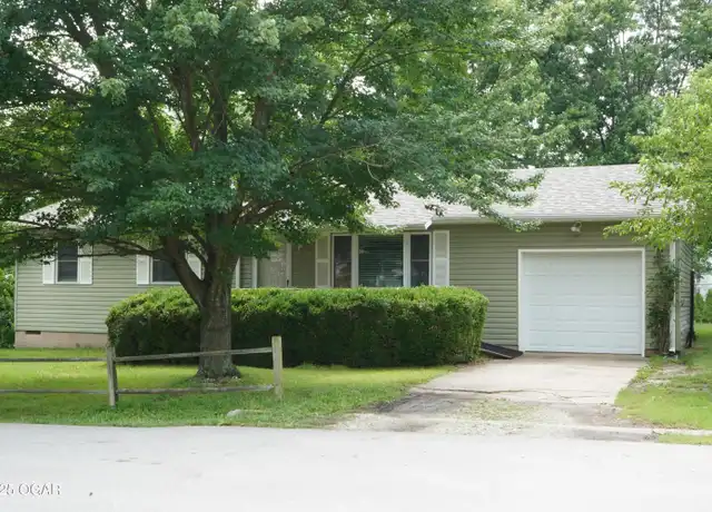 Property at 112 Concord St, Carl Junction, MO, 64834, 3 beds, 1.5 baths, [object Object]