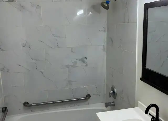 Property at 4153 S Berkeley Ave Unit 1S, Chicago, IL, 60653, 4 beds, 1 bath, [object Object]