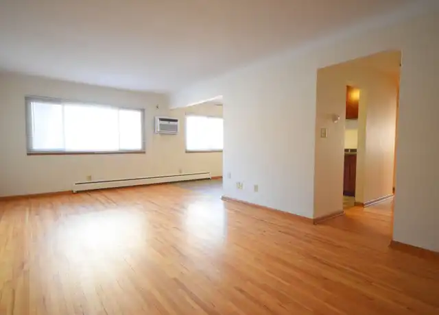 Property at 751 Mount Curve Blvd Unit 14, St Paul, MN, 55116, 2 beds, 1 bath, [object Object]