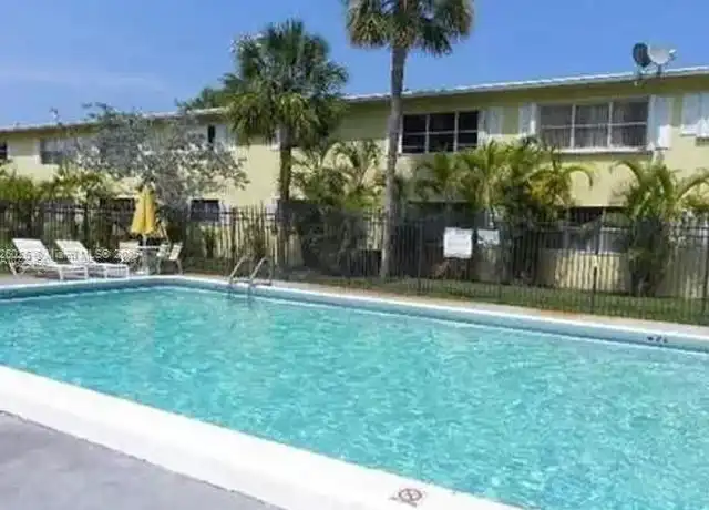 Property at 560 SE 2nd Ave Unit H26, Deerfield Beach, FL, 33441, 2 beds, 1 bath, [object Object]