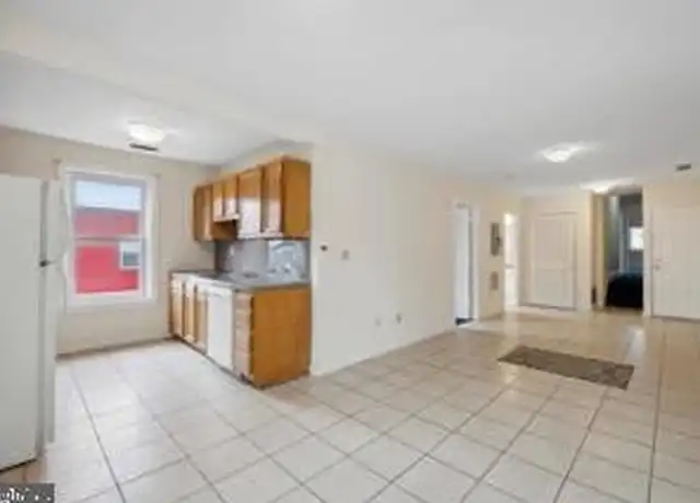 Property at 1617 W Oxford St Unit 3, Philadelphia, PA, 19121, 3 beds, 1 bath, [object Object]