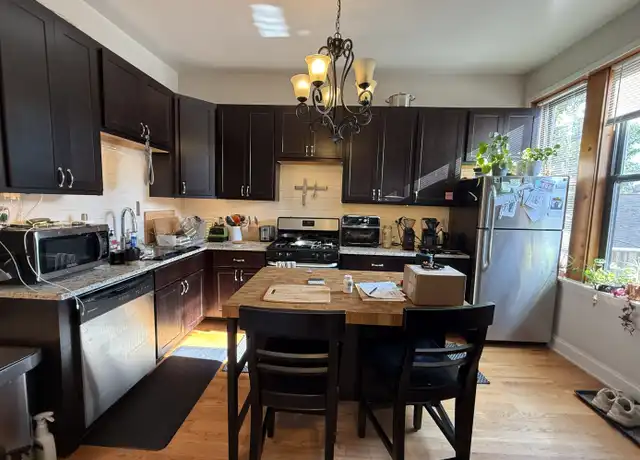 Property at 906 N Damen Ave Unit 906-3R, Chicago, IL, 60622, 2 beds, 1 bath, [object Object]