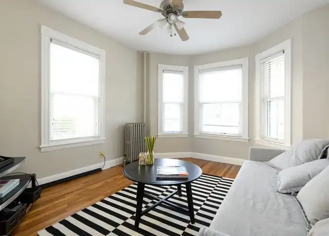 Property at 32 Eustis St Unit 32, Cambridge, MA, 02140, 3 beds, 1 bath, [object Object]