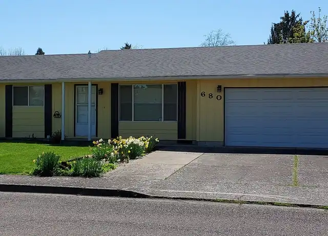 Property at 680 W Isabella St, Lebanon, OR, 97355, 3 beds, 1 bath, [object Object]