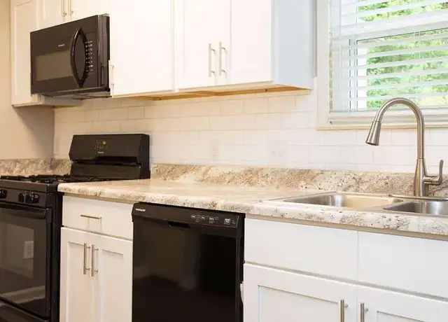 Photo of 1220 Carriage House Ln, Gastonia, NC 28054