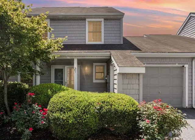 Property at 224 Crescent Dr, Hershey, PA, 17033, 2 beds, 3 baths, [object Object]