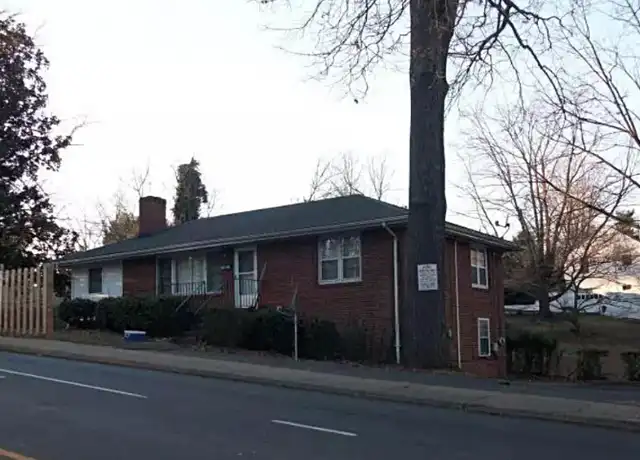Property at 1521 Cherry Ave Unit B, Charlottesville, VA, 22903, 3 beds, 1 bath, [object Object]