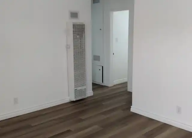 Property at 10345 La Reina Ave, Downey, CA, 90241, 2 beds, 1 bath, [object Object]