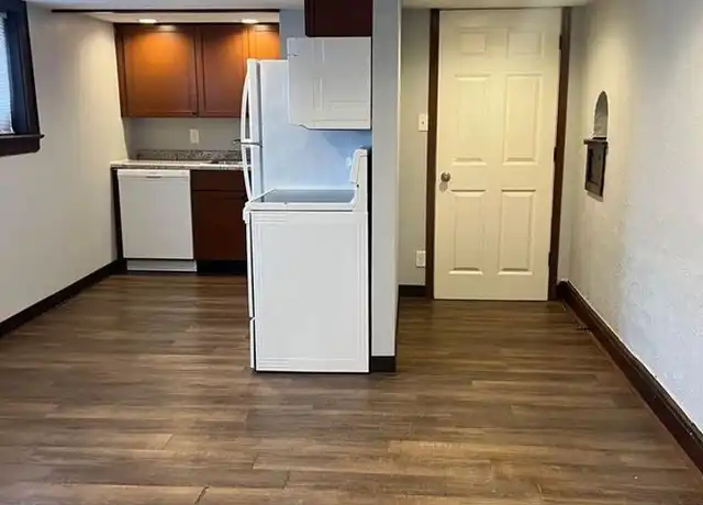Property at 2006 7th St Unit 2, East Moline, IL, 61244, 1 bed, 1 bath, [object Object]