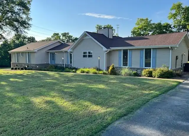 Property at 1810 W Lori Lee Dr, Gallatin, TN, 37066, 3 beds, 2 baths, [object Object]