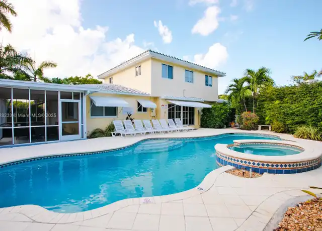 Property at 809 S 17th Ave, Hollywood, FL, 33020, 6 beds, 3 baths, [object Object]