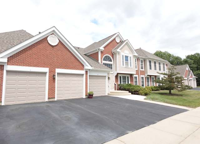 Photo of 231 University Ln Unit D, Elk Grove Village, IL 60007