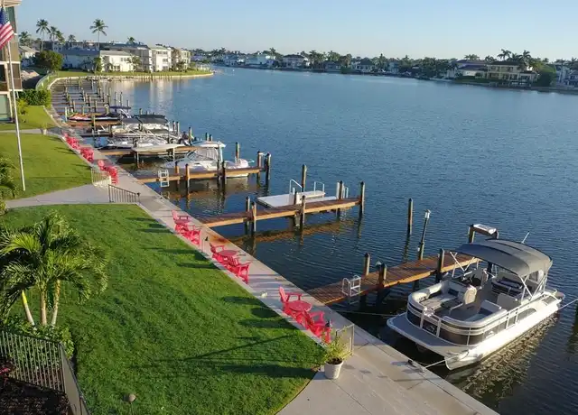 Property at 3200 Gulf Shore Blvd N #318, Naples, FL, 34103, 2 beds, 2 baths, [object Object]