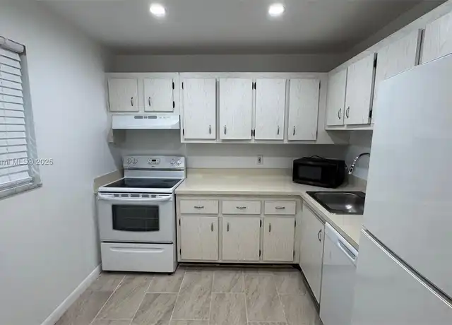 Property at 7732 Camino Real Unit F202, Miami, FL, 33143, 1 bed, 1 bath, [object Object]