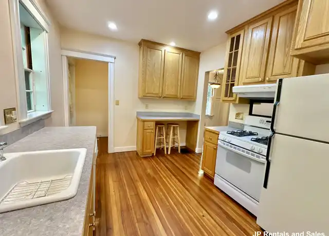 Property at 44 Southbourne Rd, Jamaica Plain, MA, 02130, 3 beds, 1.5 baths, [object Object]