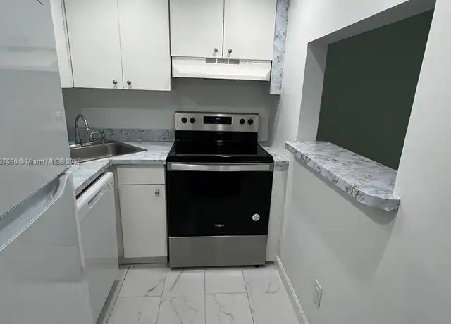 Property at 201 SE 6th Ave #12, Pompano Beach, FL, 33060, 1 bed, 1.5 baths, [object Object]